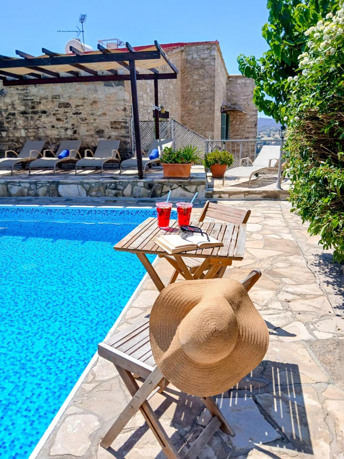 Athena'S Pool Oasis Apartment Skarinou Екстериор снимка