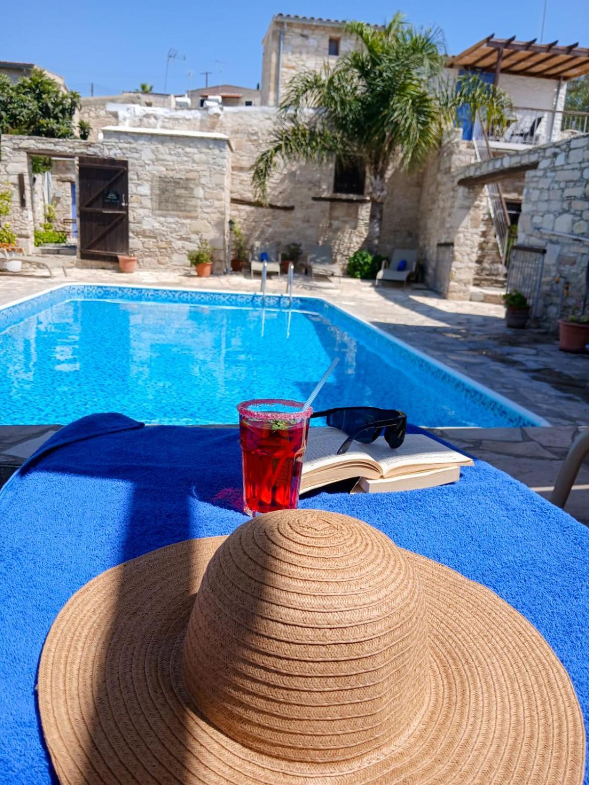 Athena'S Pool Oasis Apartment Skarinou Екстериор снимка